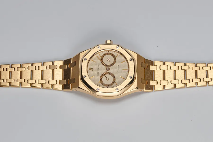 Audemars Piguet Royal Oak 25572 36mm Yellow gold Cream 3