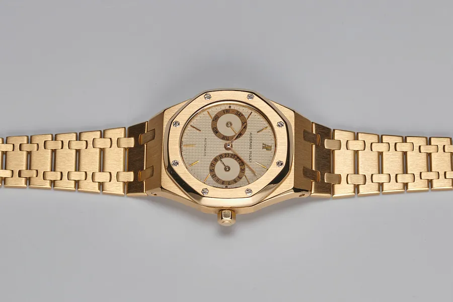 Audemars Piguet Royal Oak 25572 36mm Yellow gold Cream 4