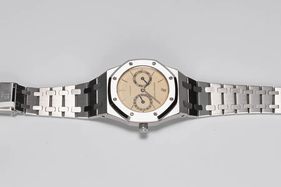 Audemars Piguet Royal Oak 25572 36mm Stainless steel Cream 3