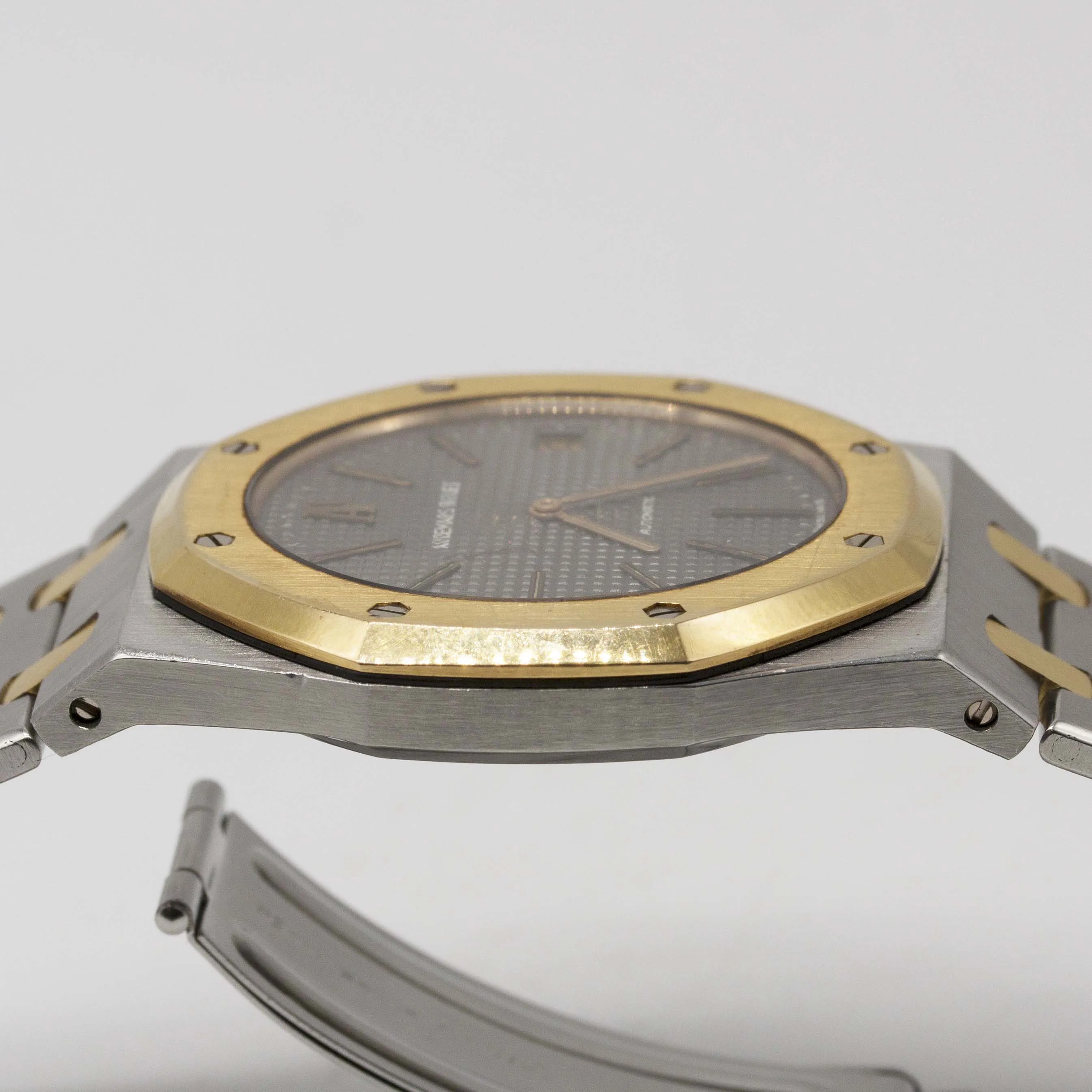 Audemars Piguet Royal Oak 5402SA 39mm Steel and gold Grey clous de paris