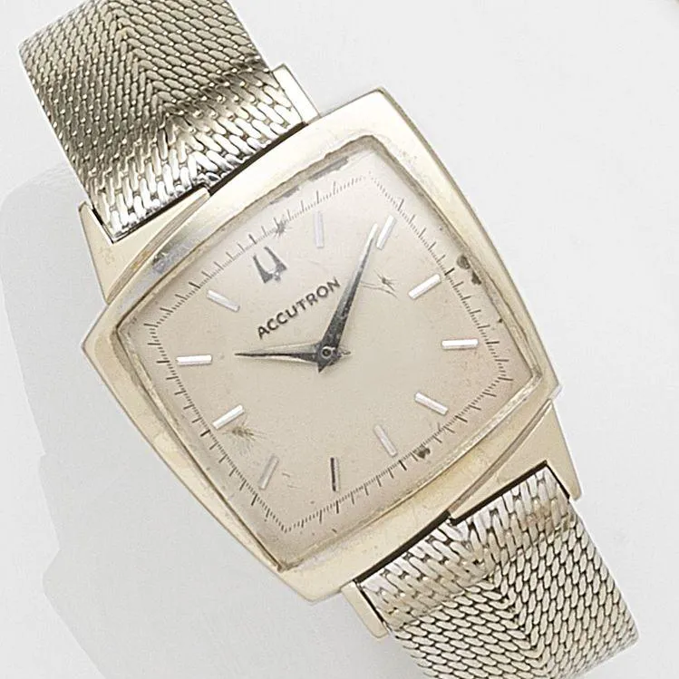 Bulova Accutron 214 32mm White gold Silver