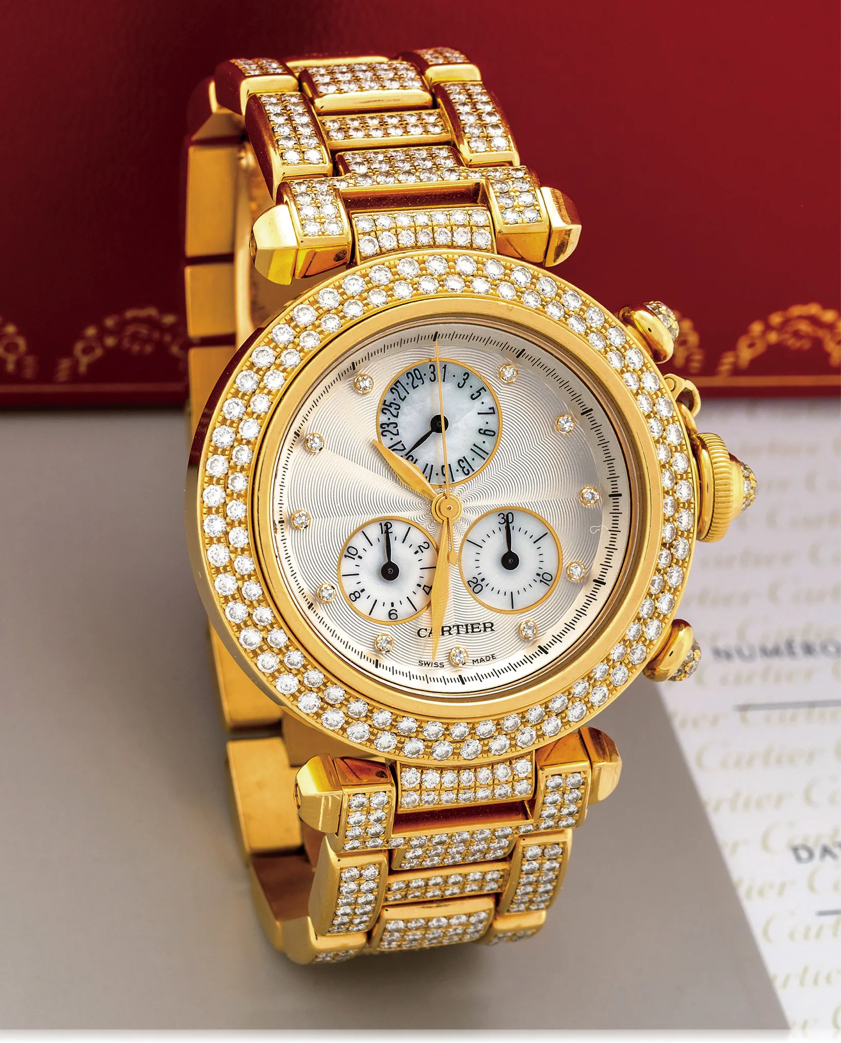 Cartier Pasha 1354 35mm Yellow gold Mother-of-pearl