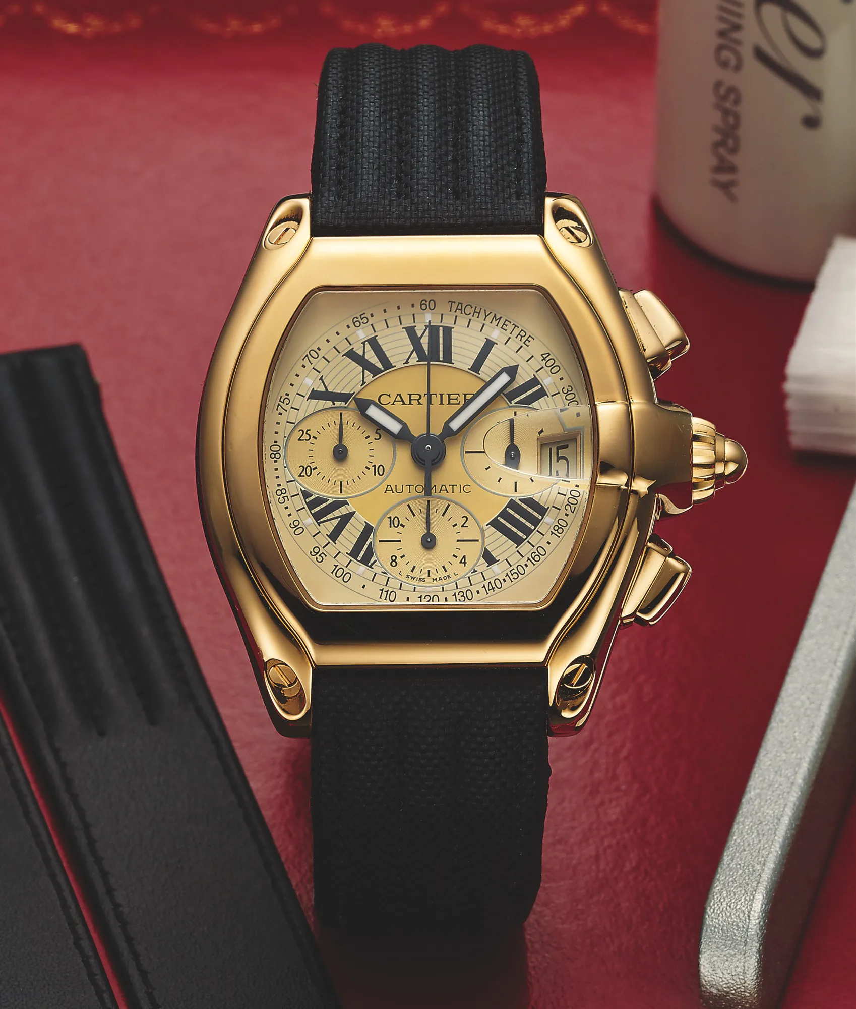 Cartier Roadster 2619 40mm Yellow gold Champagne