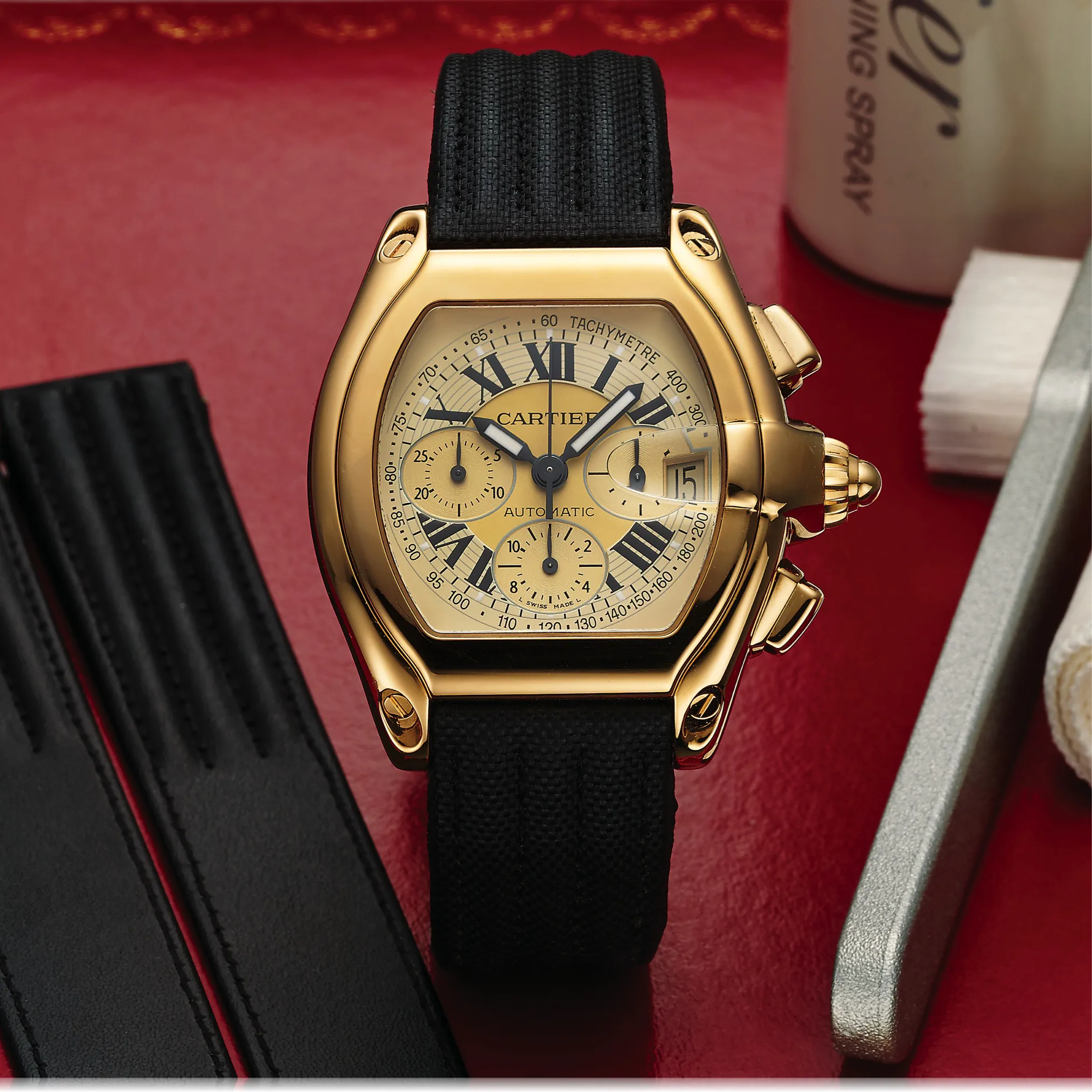 Cartier Roadster 2619 40mm Yellow gold Champagne