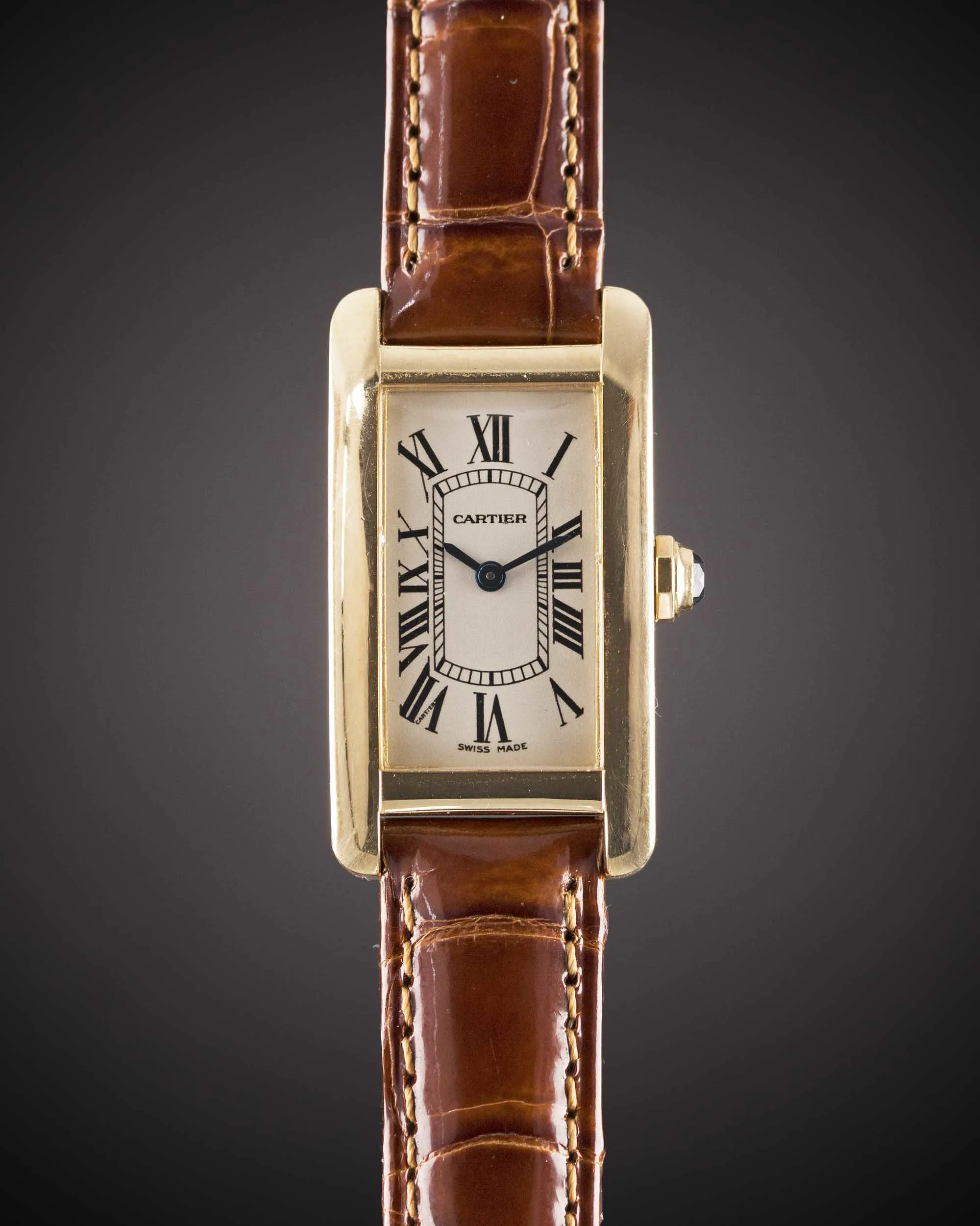 Cartier Tank Américaine 2482 35mm Yellow gold White