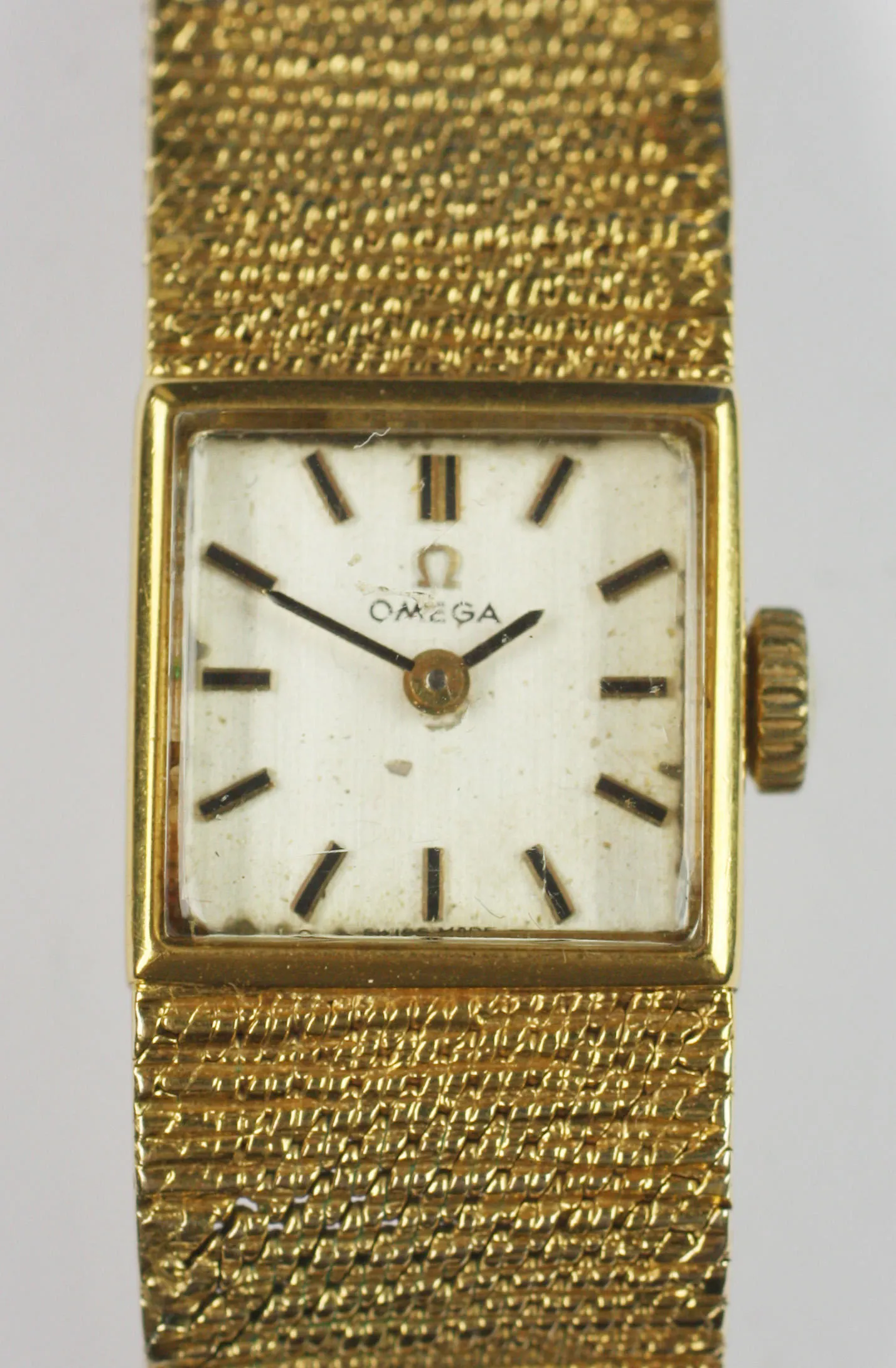 Omega Yellow gold Enamel