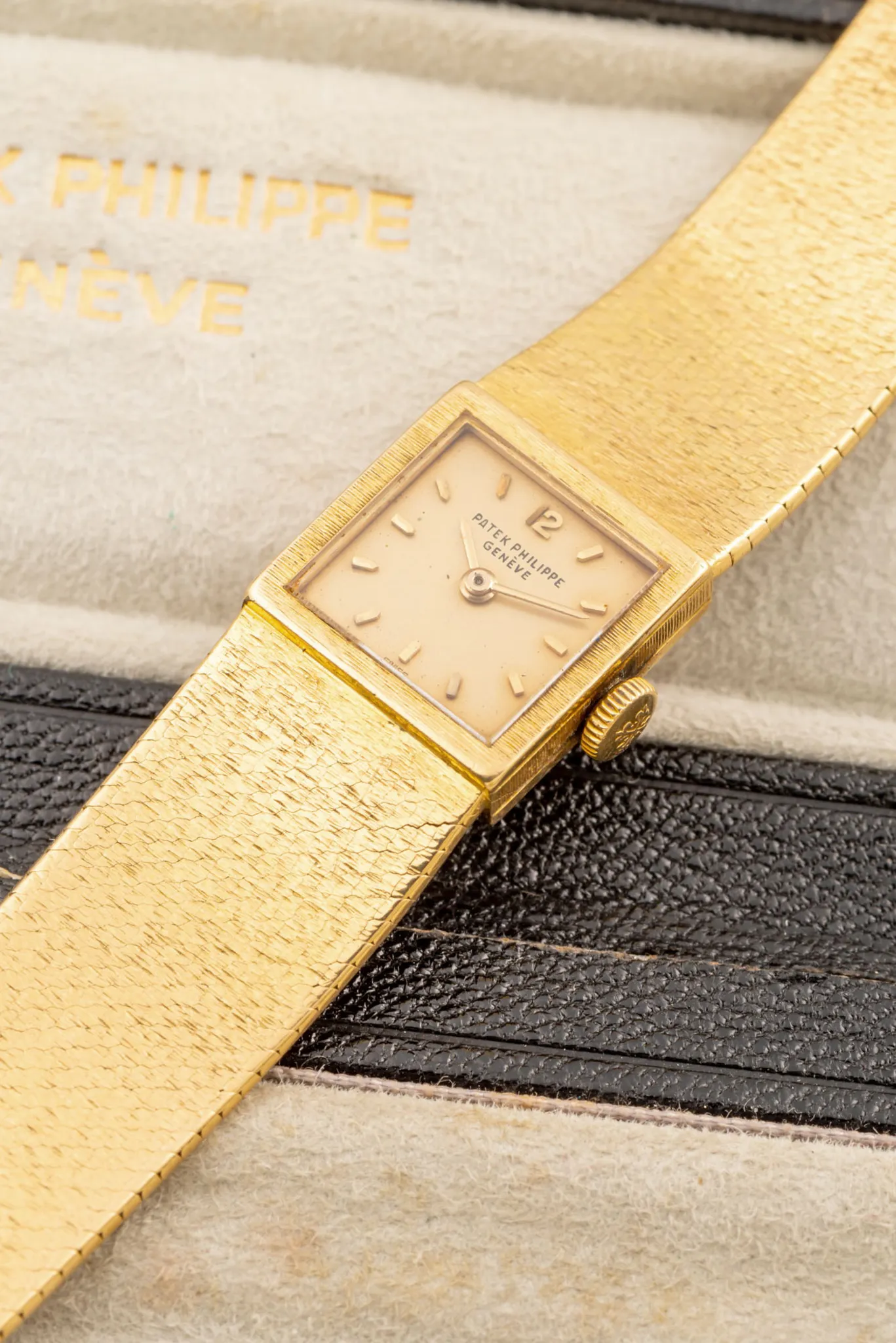 Patek Philippe 3285/49 16mm Yellow gold Gold