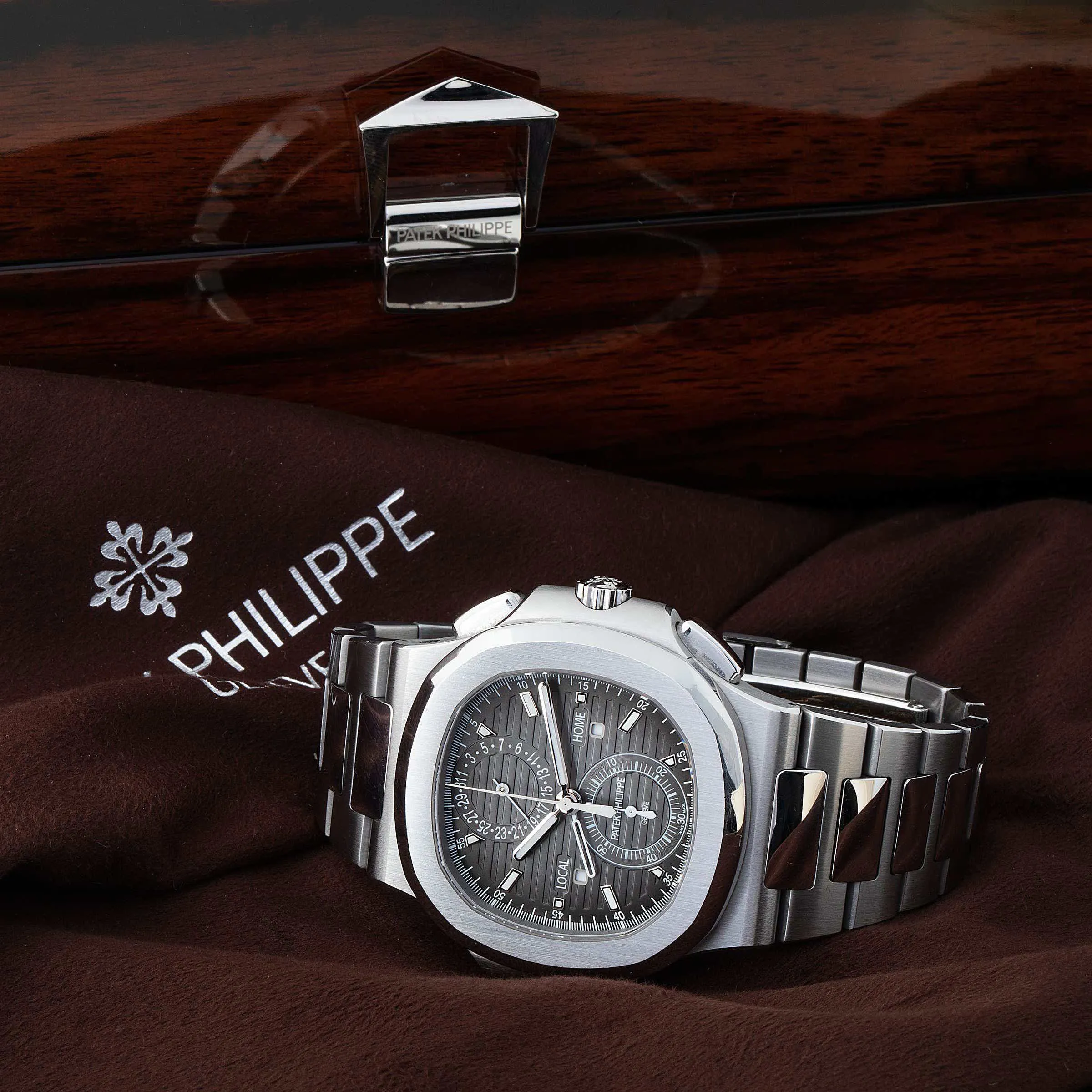 Patek Philippe 5990/1A 40.5mm Stainless steel Black 6