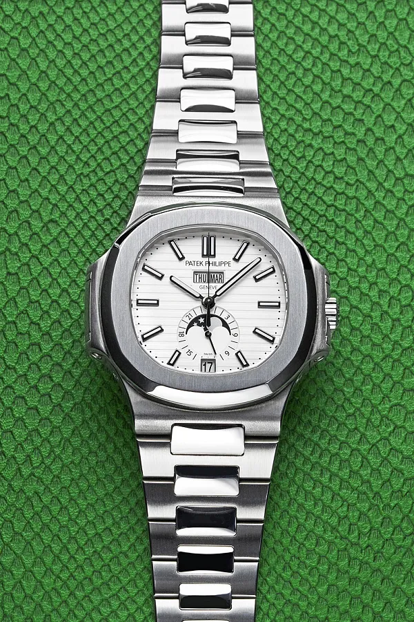 Patek Philippe Nautilus 5726/1A-010 40mm Stainless steel White