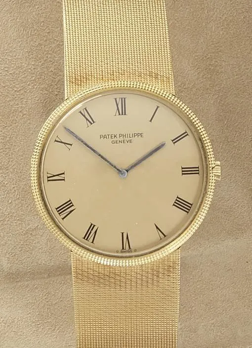 Patek Philippe Calatrava 3588 35mm Yellow gold Champagne