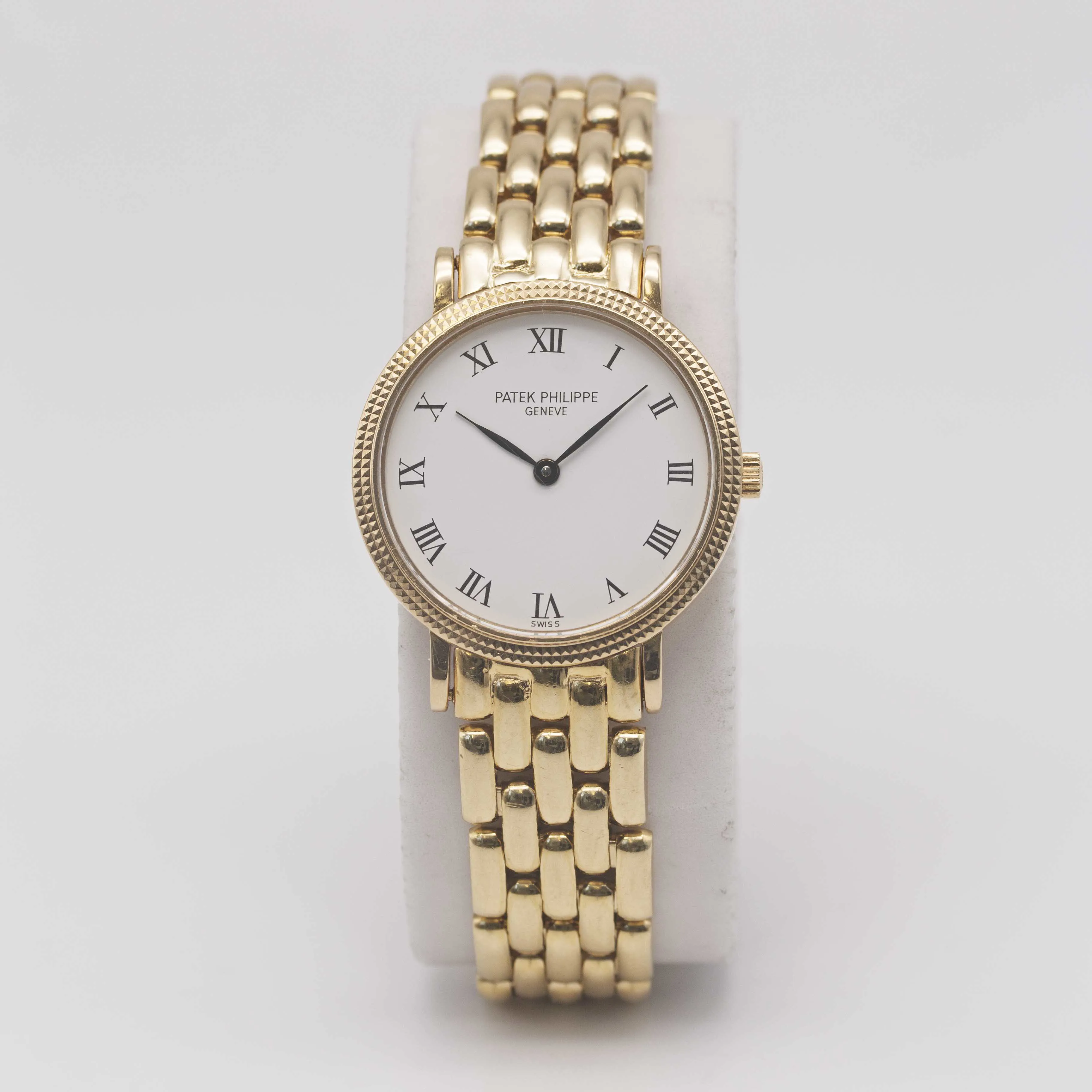 Patek Philippe Calatrava 4819 25mm Yellow gold White 1