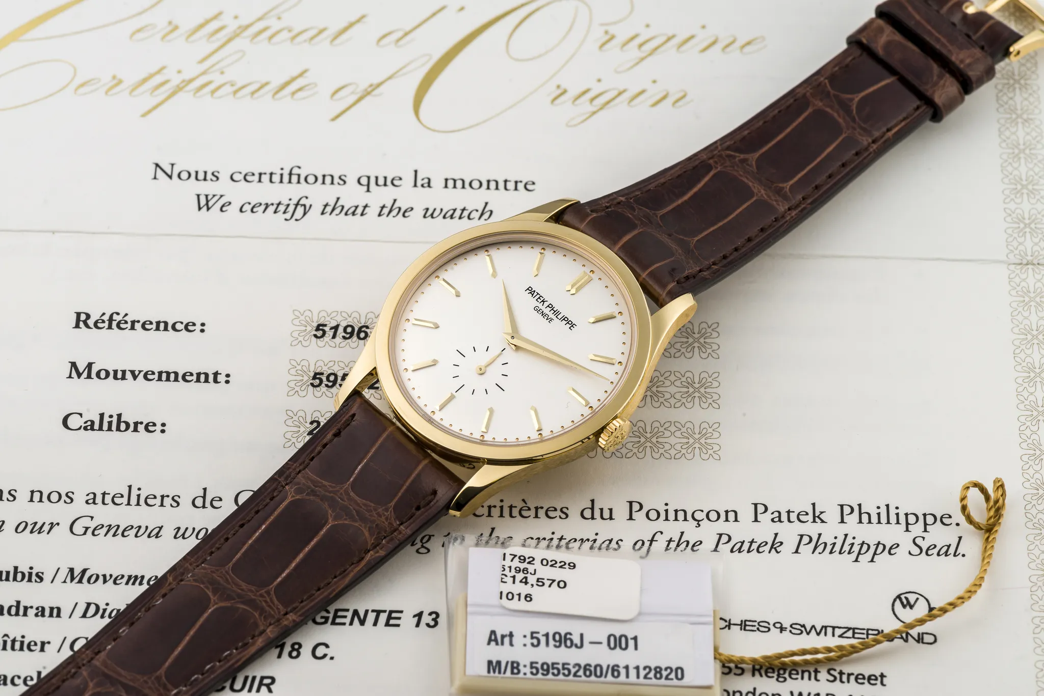 Patek Philippe Calatrava 5196j 37mm Yellow gold White