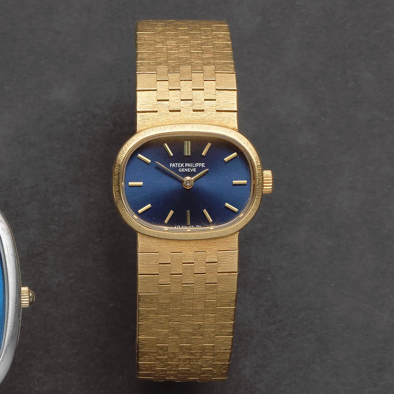 Patek Philippe Ellipse 3373/1 22mm Yellow gold Blue