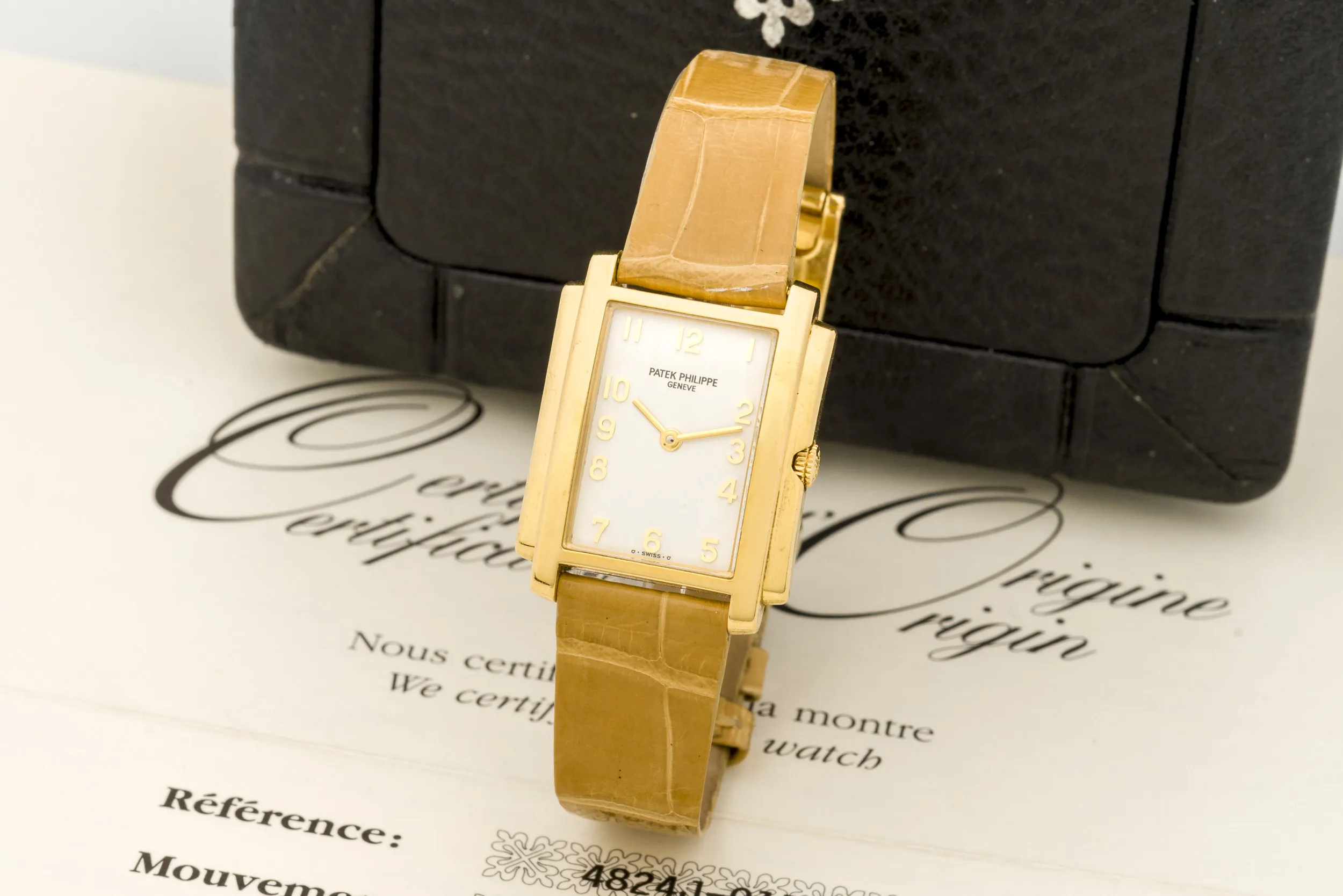 Patek Philippe Gondolo 4824 22mm Yellow gold White