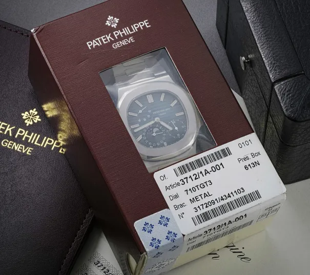 Patek Philippe Nautilus 3712/1A 42mm Stainless steel Blue