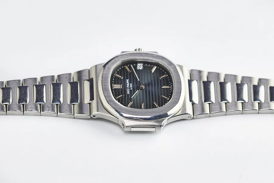 Patek Philippe Nautilus 3800/1A 35.5mm Stainless steel Blue 6