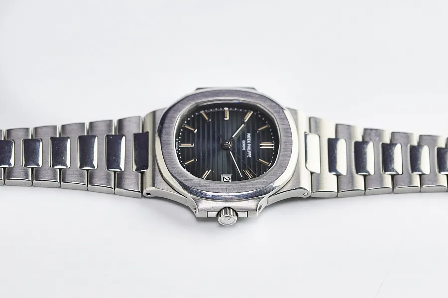 Patek Philippe Nautilus 3800/1A 35.5mm Stainless steel Blue 8