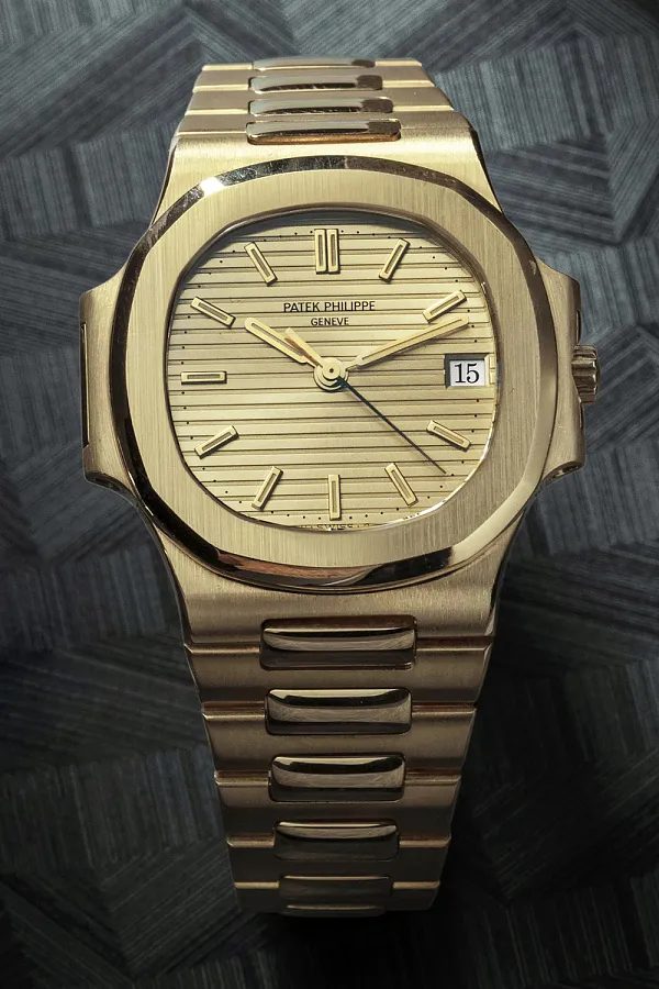 Patek Philippe Nautilus 3800/1J 35.5mm Yellow gold Champagne