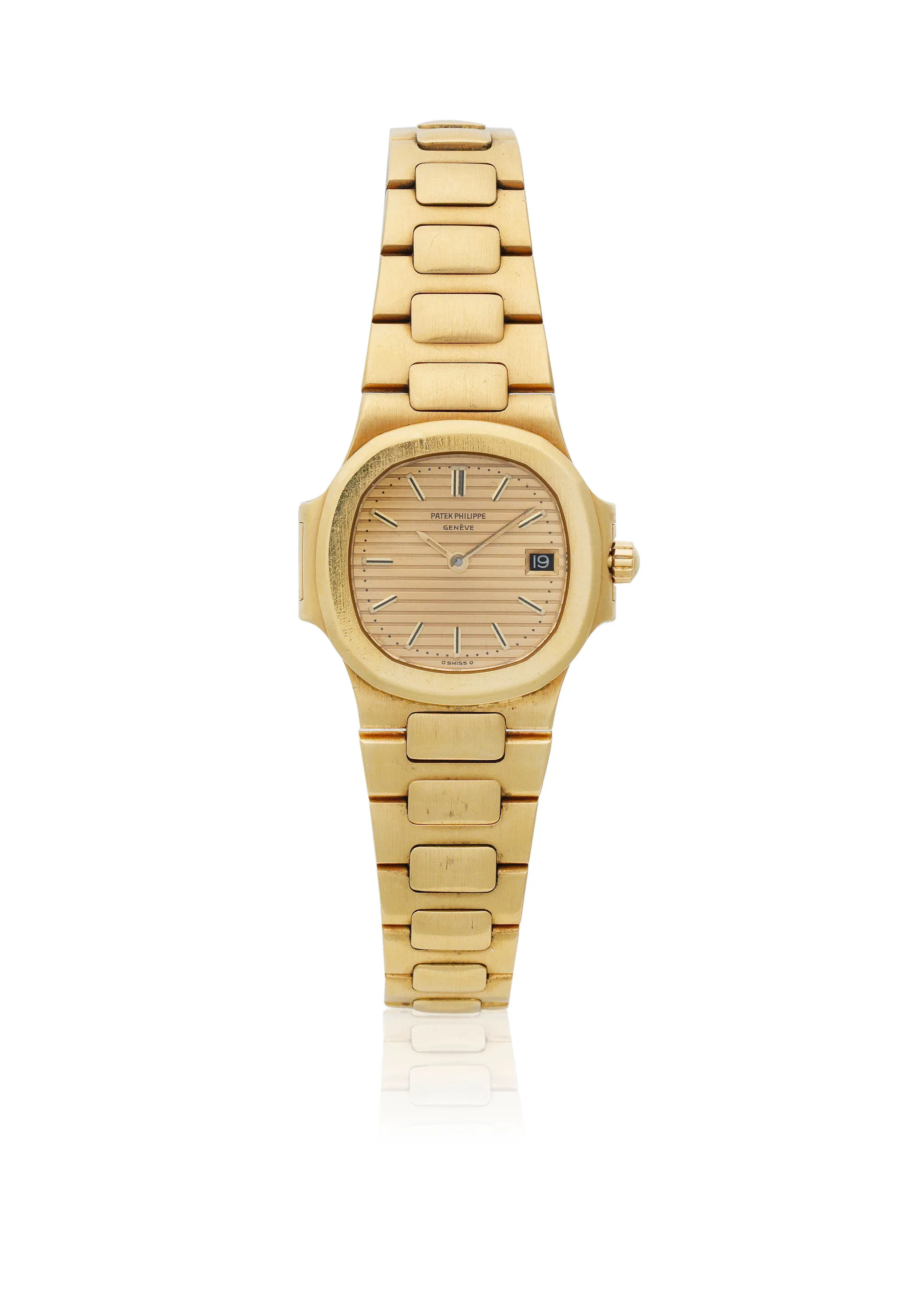 Patek Philippe Nautilus 4700/001 27mm Yellow gold Champagne