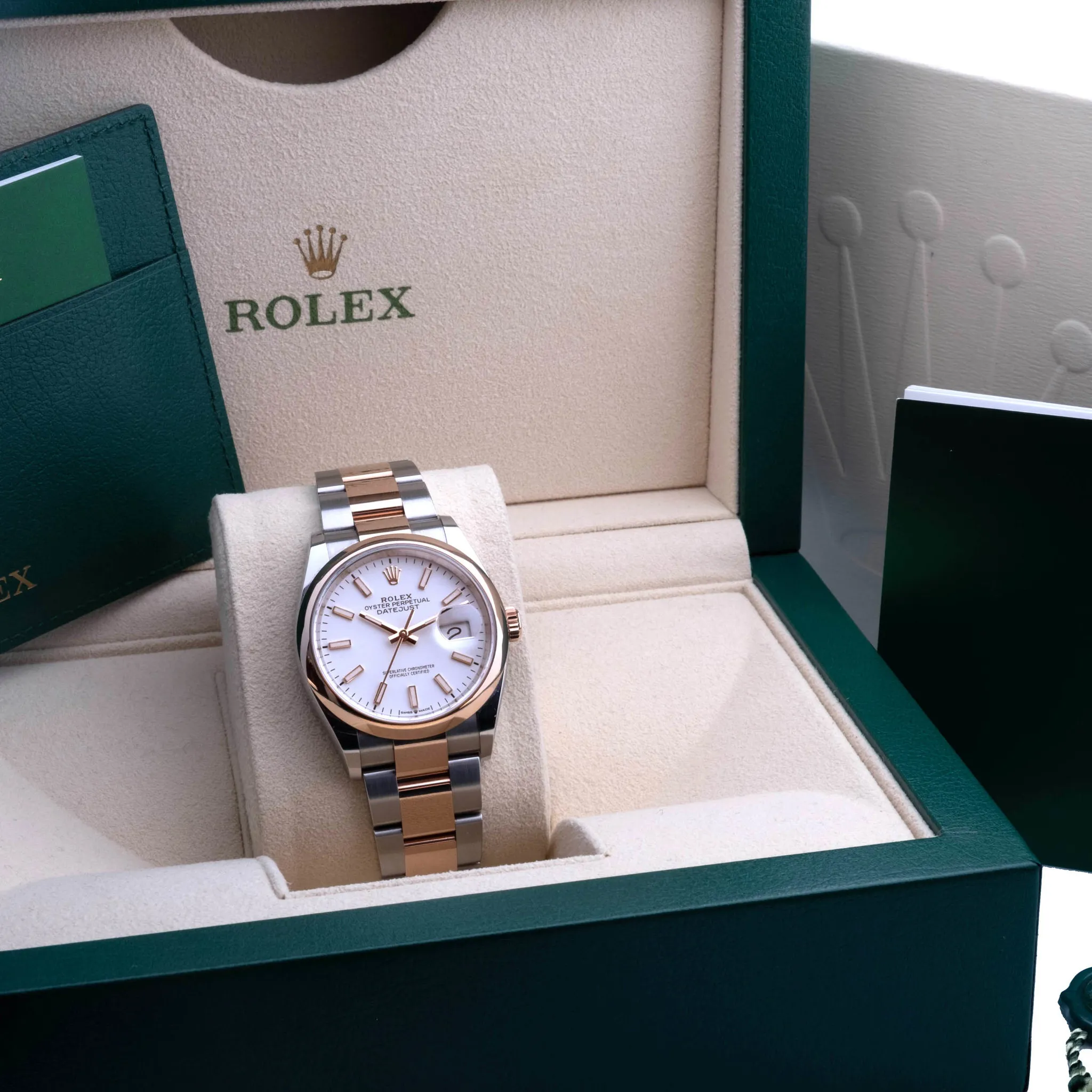 Rolex Datejust 36 126201 36mm Rose gold White 2