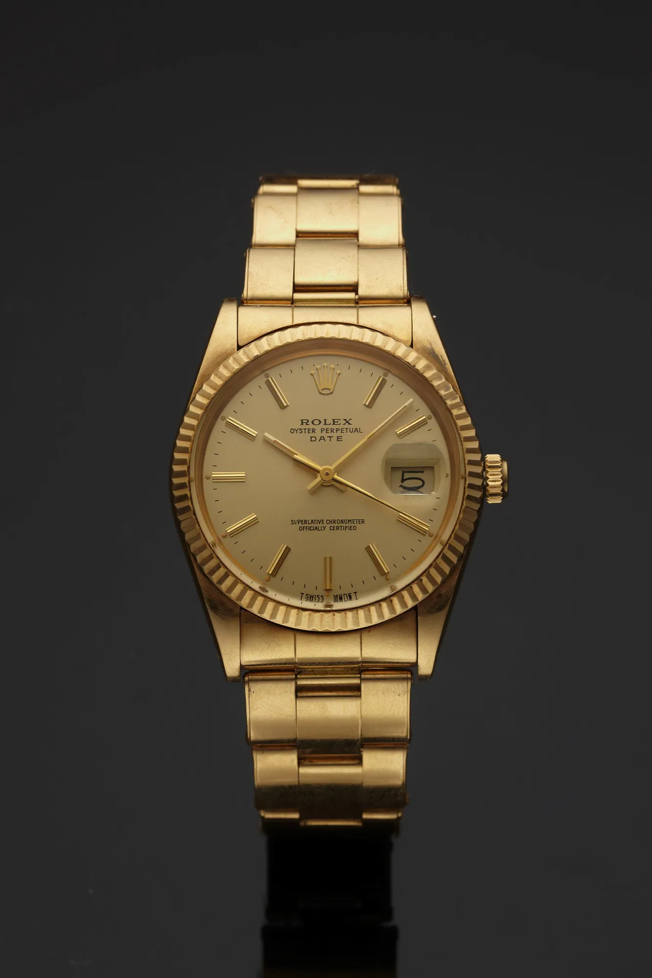 Rolex Oyster Perpetual Date 15038 34mm Yellow gold Champagne