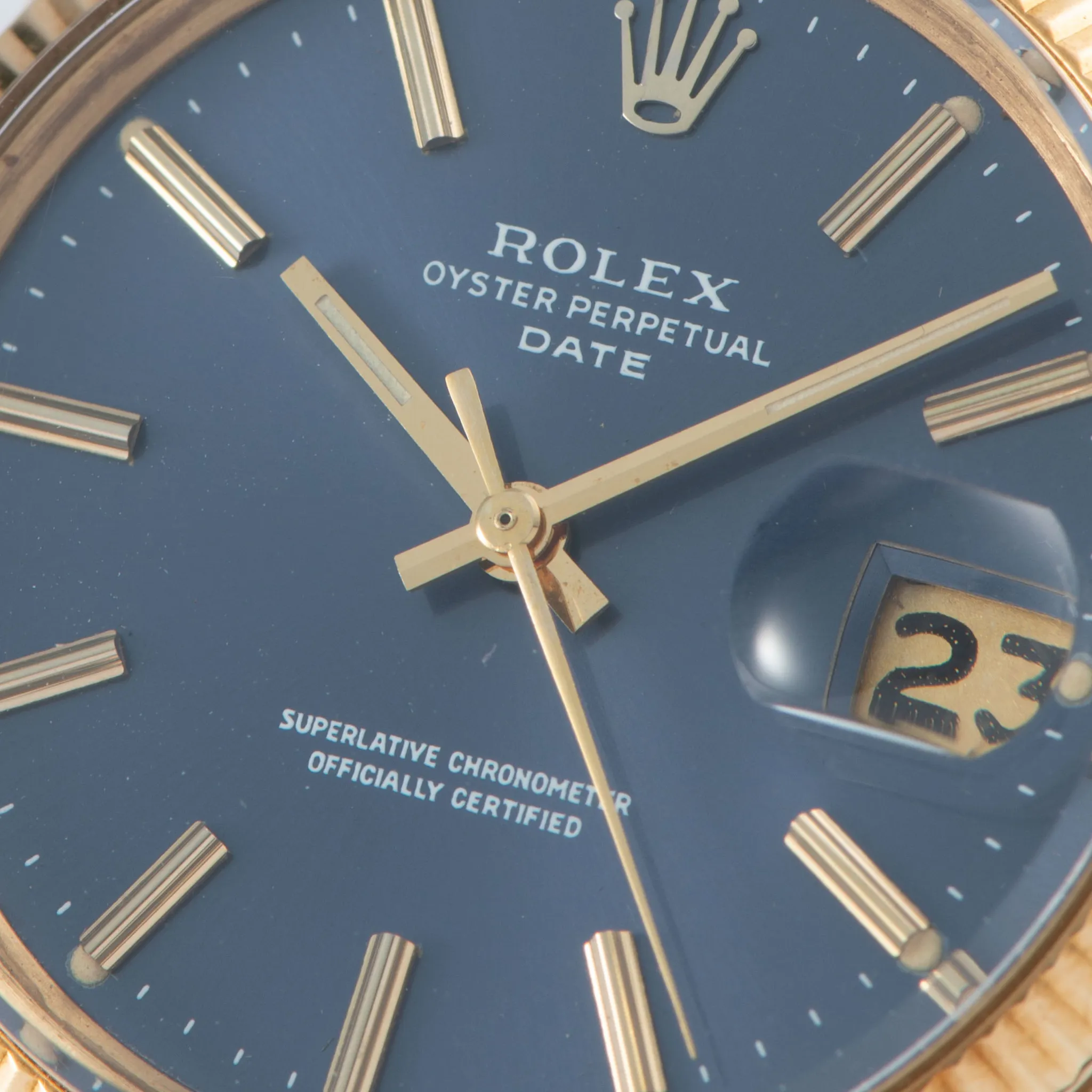 Rolex Oyster Perpetual Date 1500 34mm Yellow gold Violet