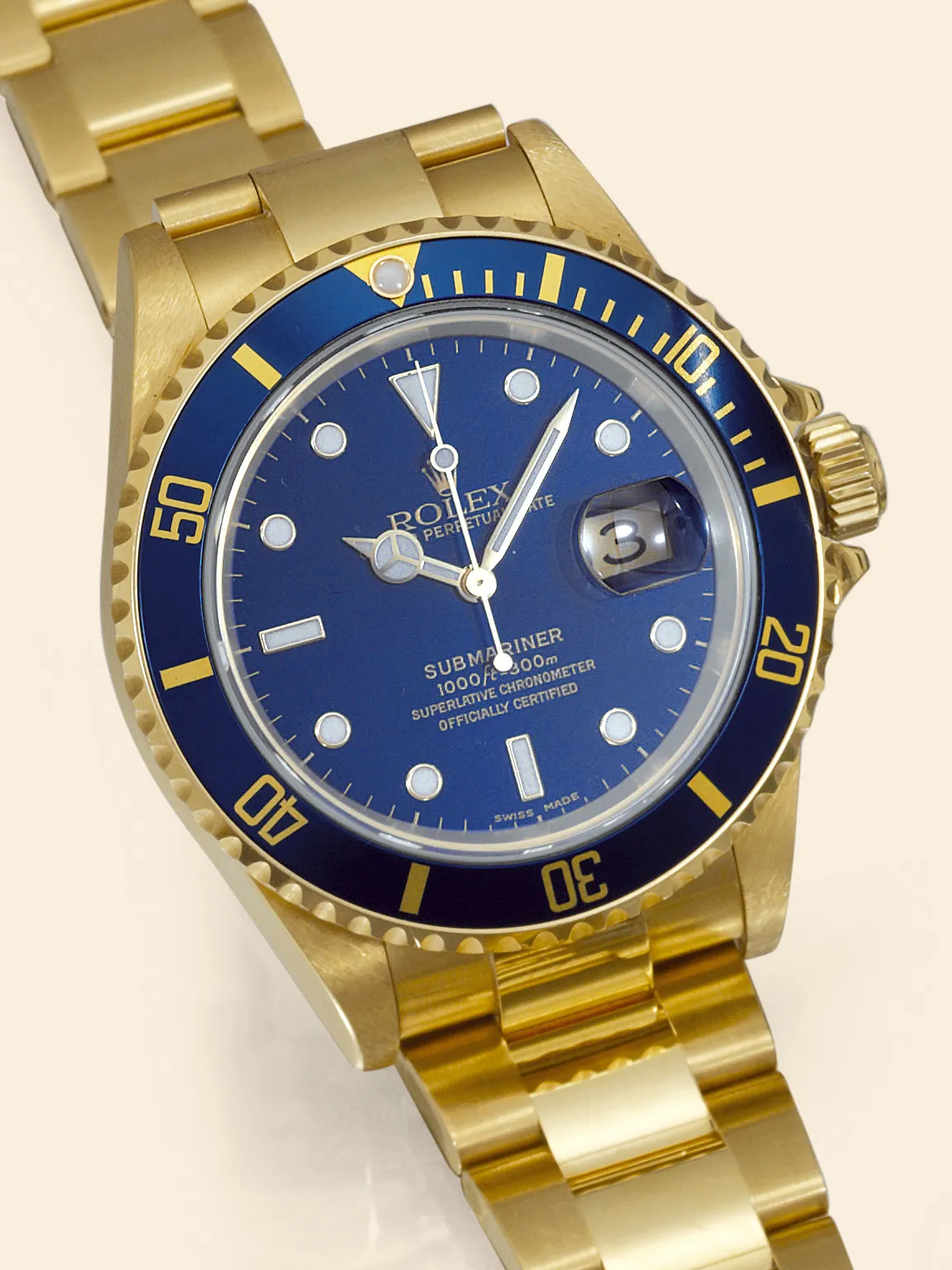 Rolex Submariner 16618 40mm 18k yellow gold Blue