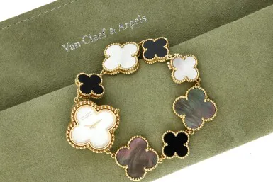 Van Cleef & Arpels Alhambra 136674 25mm Yellow gold Mother-of-pearl 5