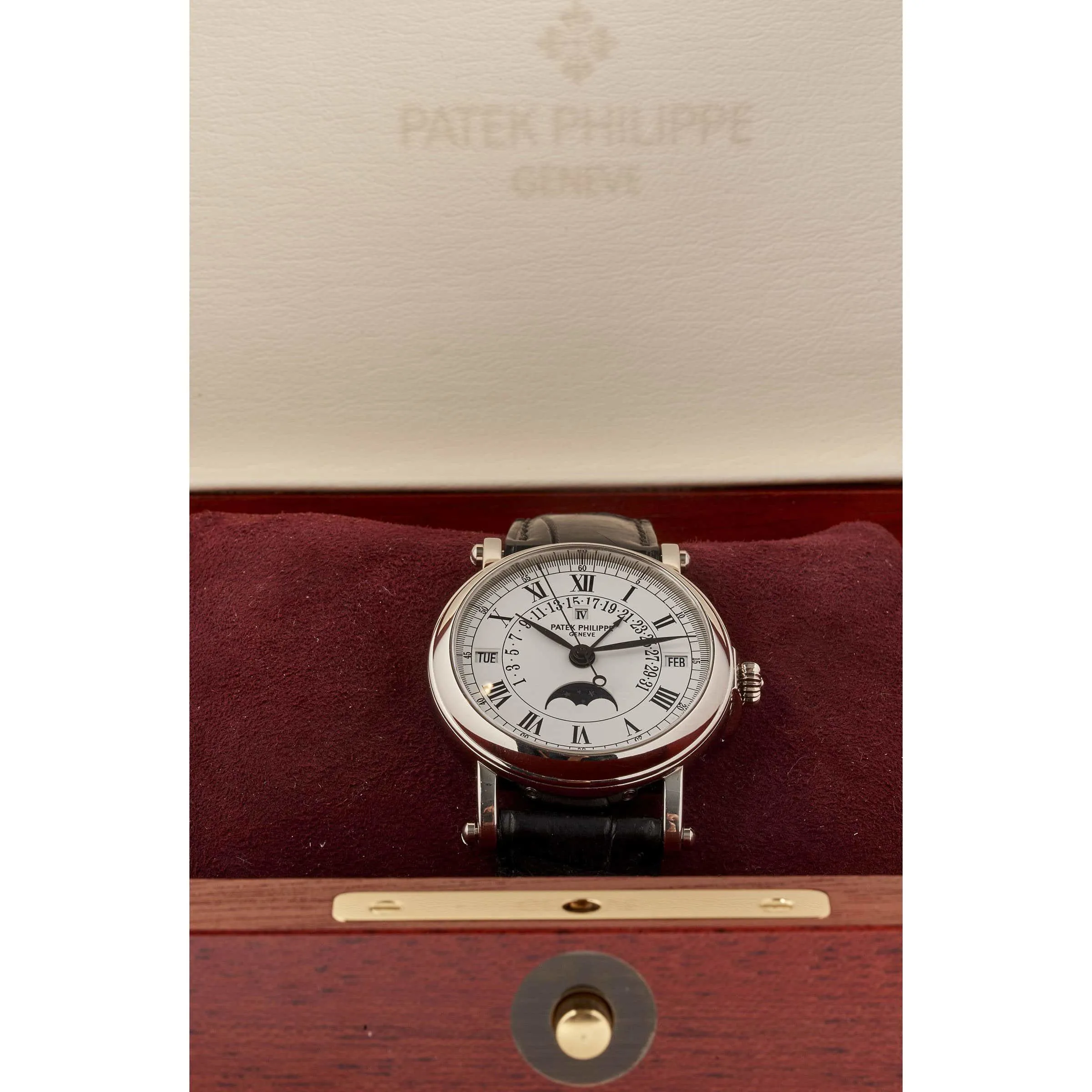 Patek Philippe Perpetual Calendar 5059G 36mm White gold White 1