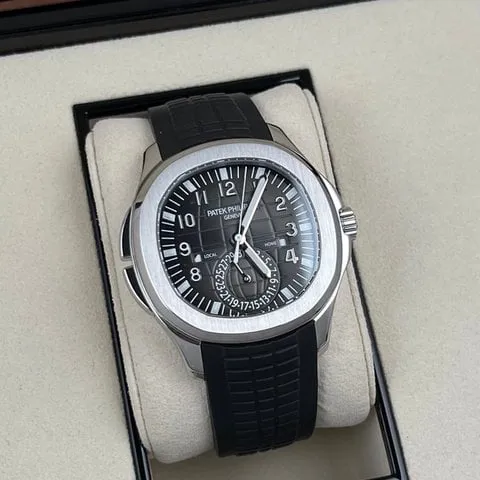 Patek Philippe Aquanaut 5164A-001 40.8mm Stainless steel Black