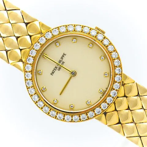 Patek Philippe Calatrava 4820 26mm Yellow gold White