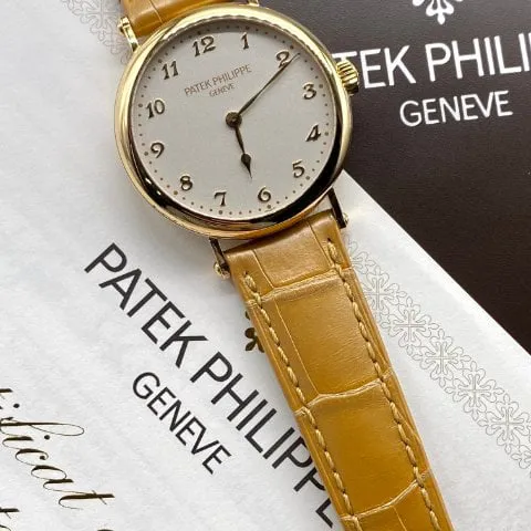 Patek Philippe Calatrava 7200R-001 34.5mm Rose gold Champagne