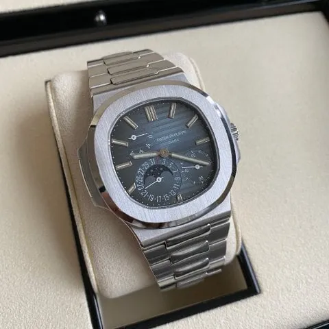 Patek Philippe Nautilus Moonphase 5712/1A-001 40mm Stainless steel Blue