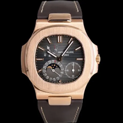 Patek Philippe Nautilus 5712R 40mm Rose gold Gray