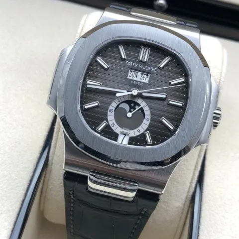 Patek Philippe Nautilus 5726A-001 40.5mm Stainless steel Black