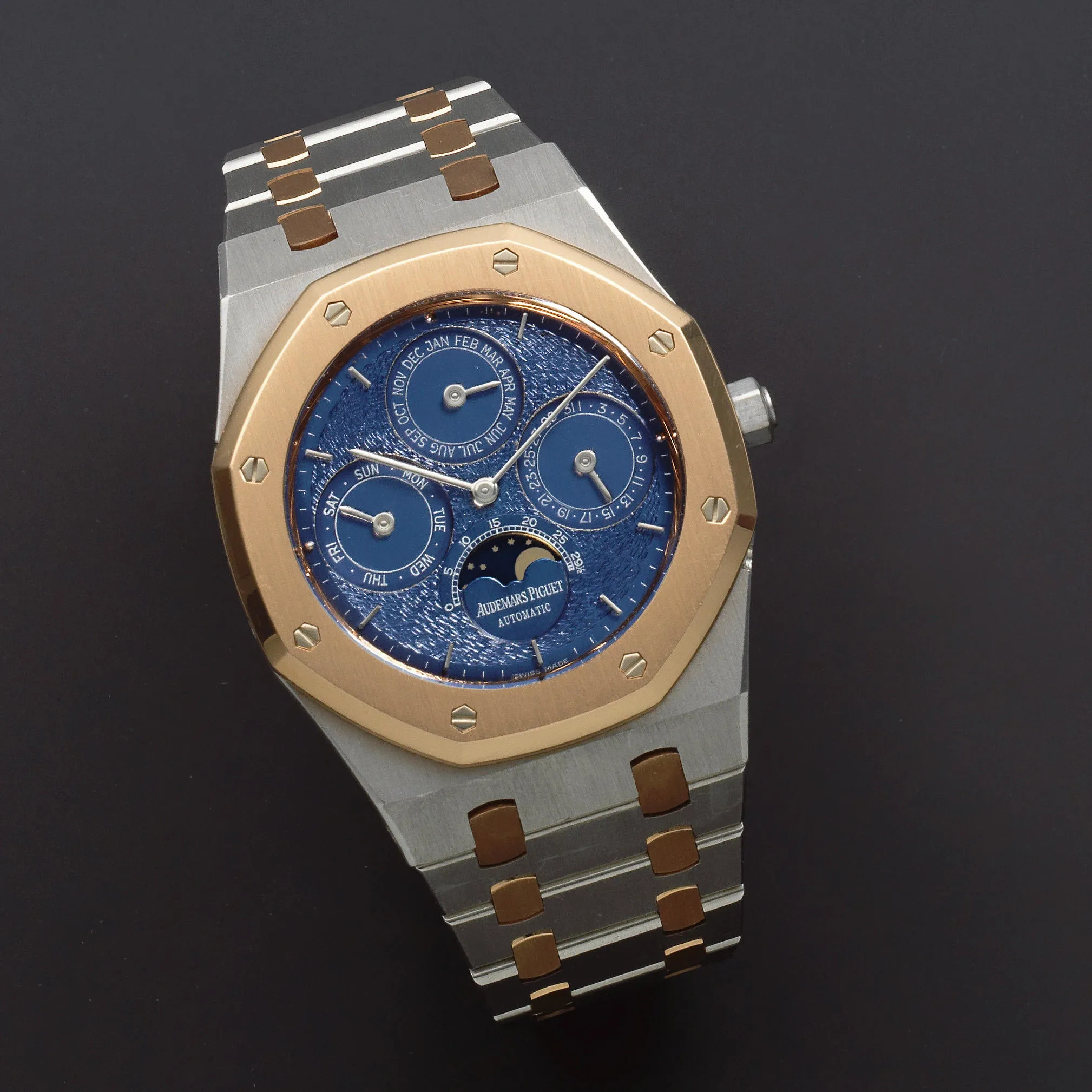 Audemars Piguet 25686PR.OO.0944PR.01 39mm Rose gold Blue