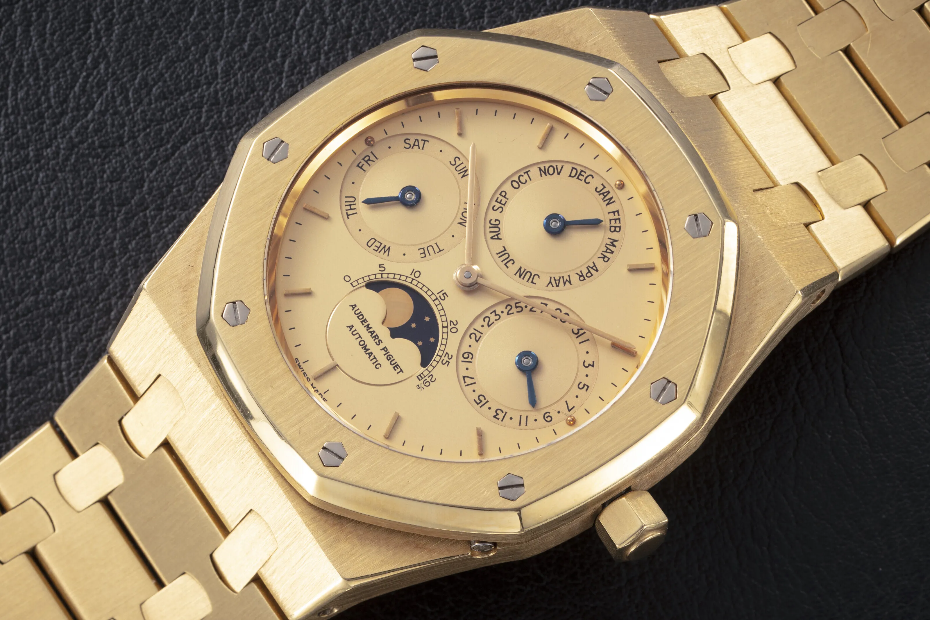 Audemars Piguet Royal Oak 25654BA 39mm Yellow gold Champagne