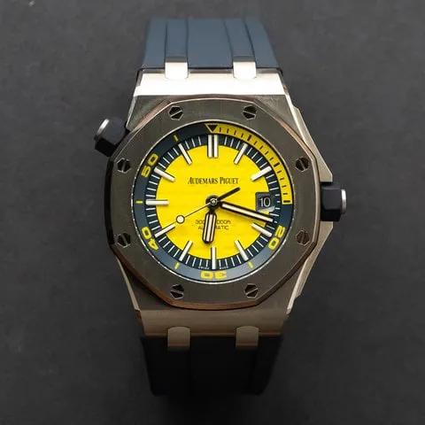 Audemars Piguet Royal Oak Offshore Diver 15710ST.OO.A051CA.01 42mm Stainless steel Yellow