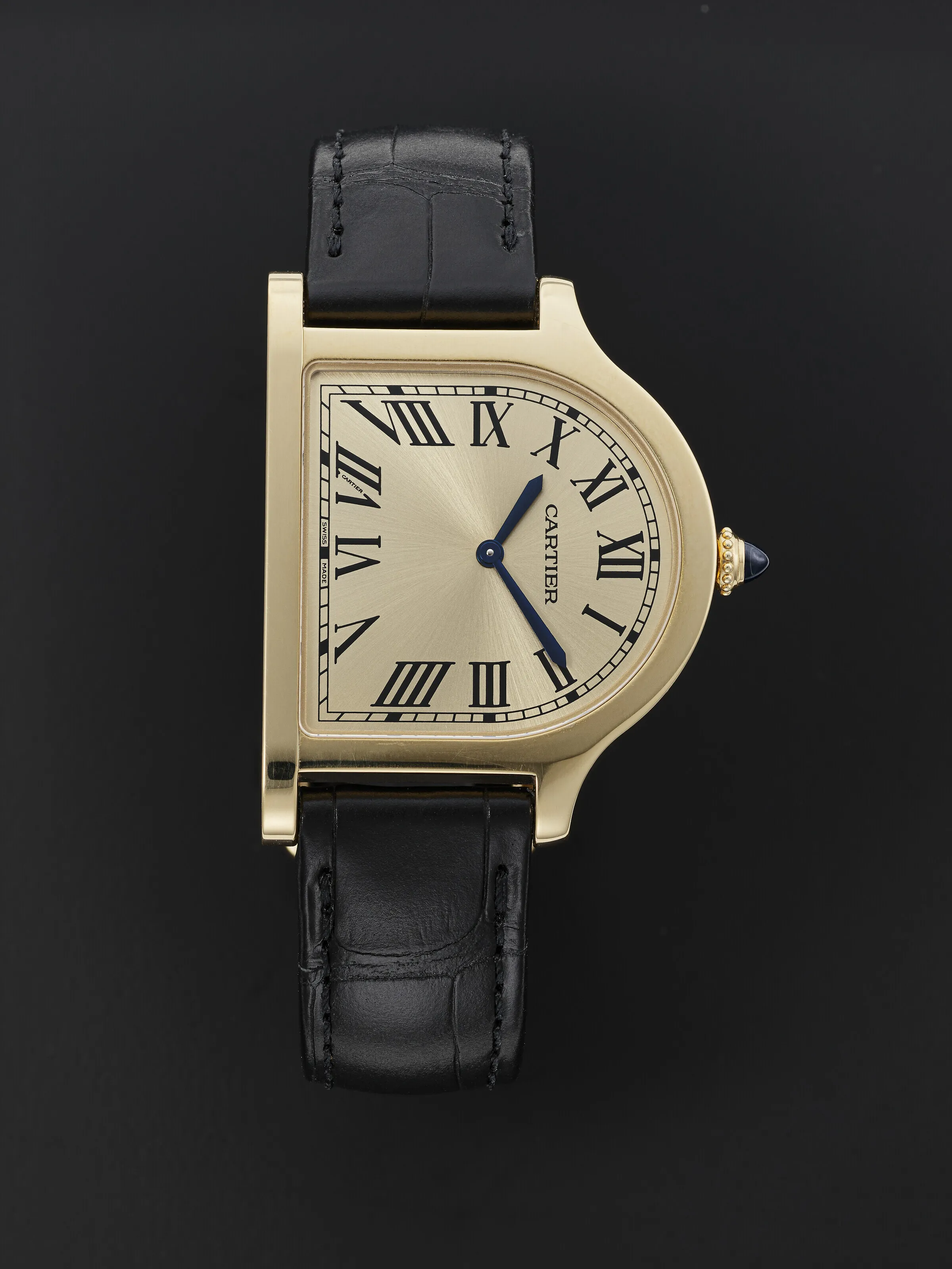 Cartier Cloche 29mm Yellow gold Champagne