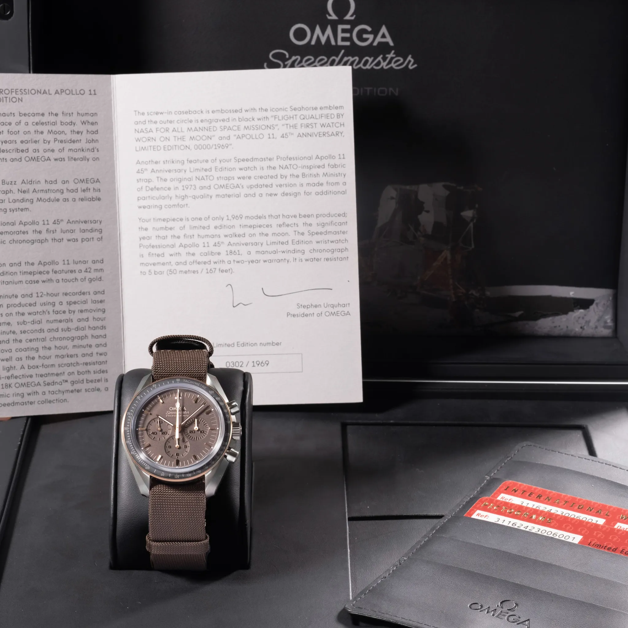 Omega Speedmaster Moon watch 311.62.42.30.06.001 42mm Rose gold Brown