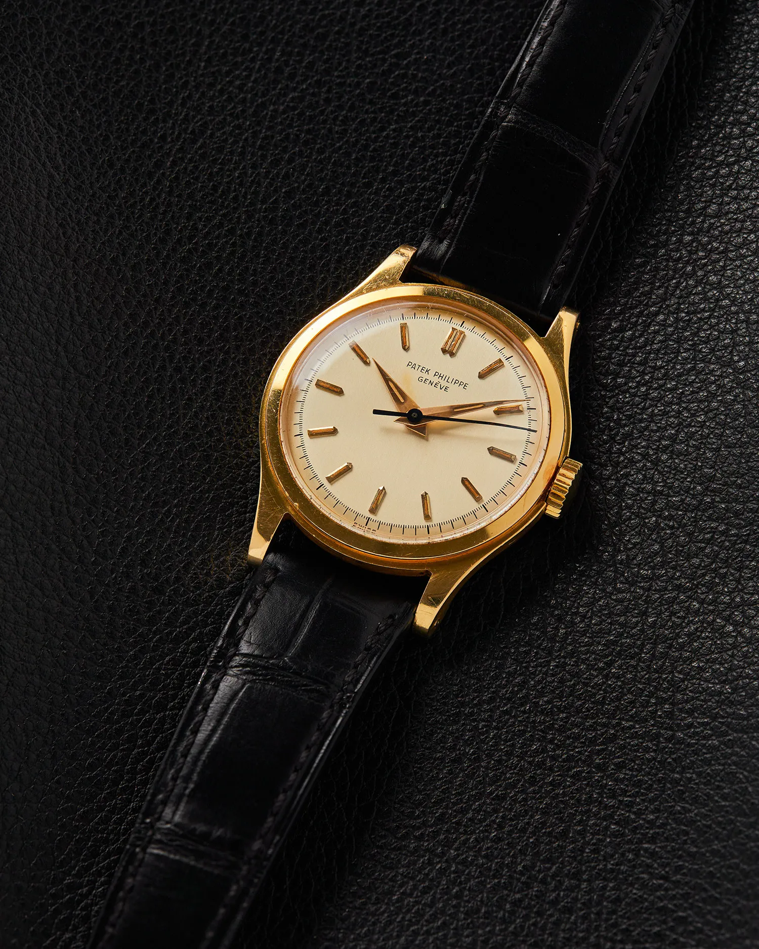 Patek Philippe Calatrava 2508 35.5mm Yellow gold Cream 3