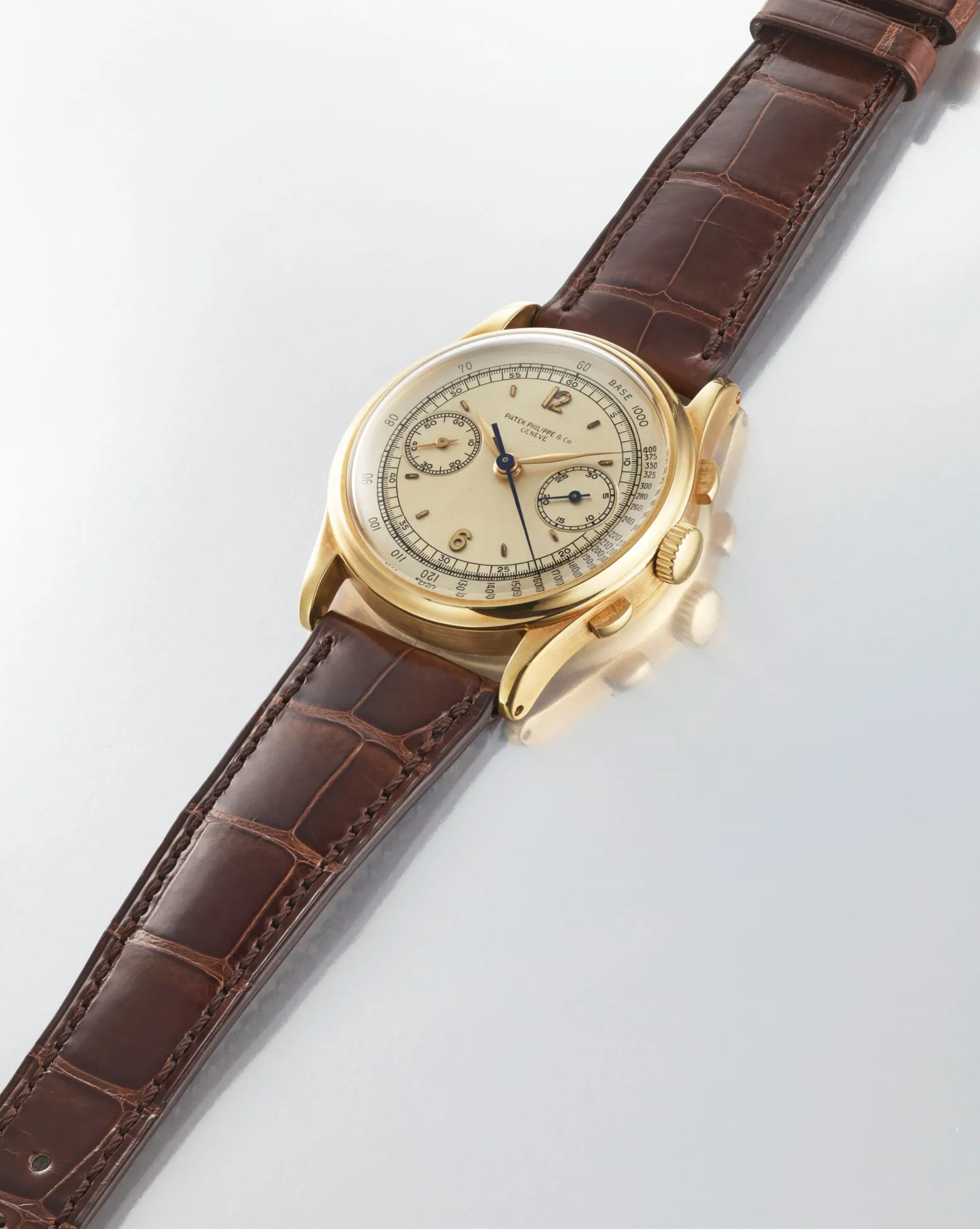 Patek Philippe 530 36.5mm Yellow gold Gilt 1