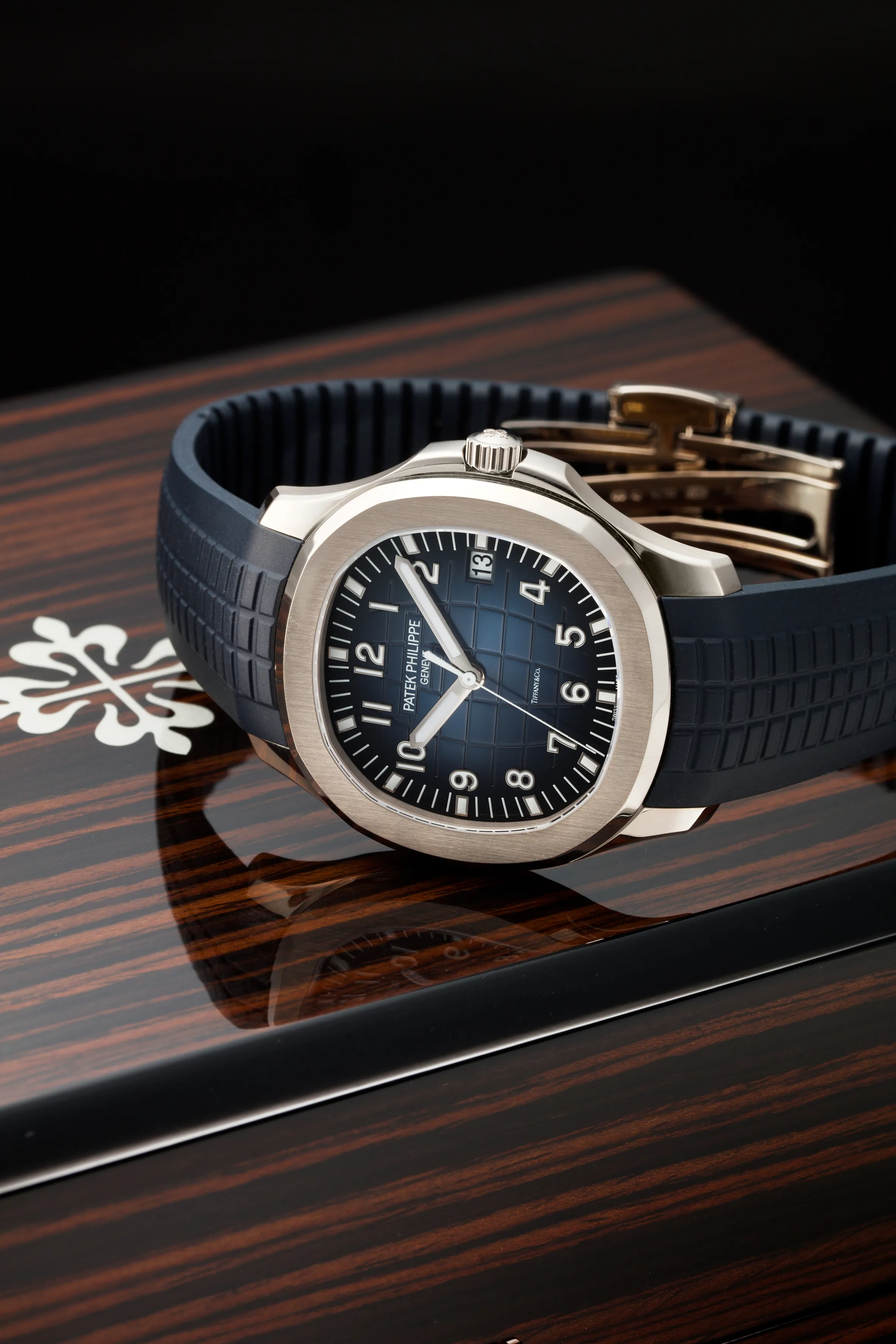 Patek Philippe Aquanaut 5168 42mm White gold Blue