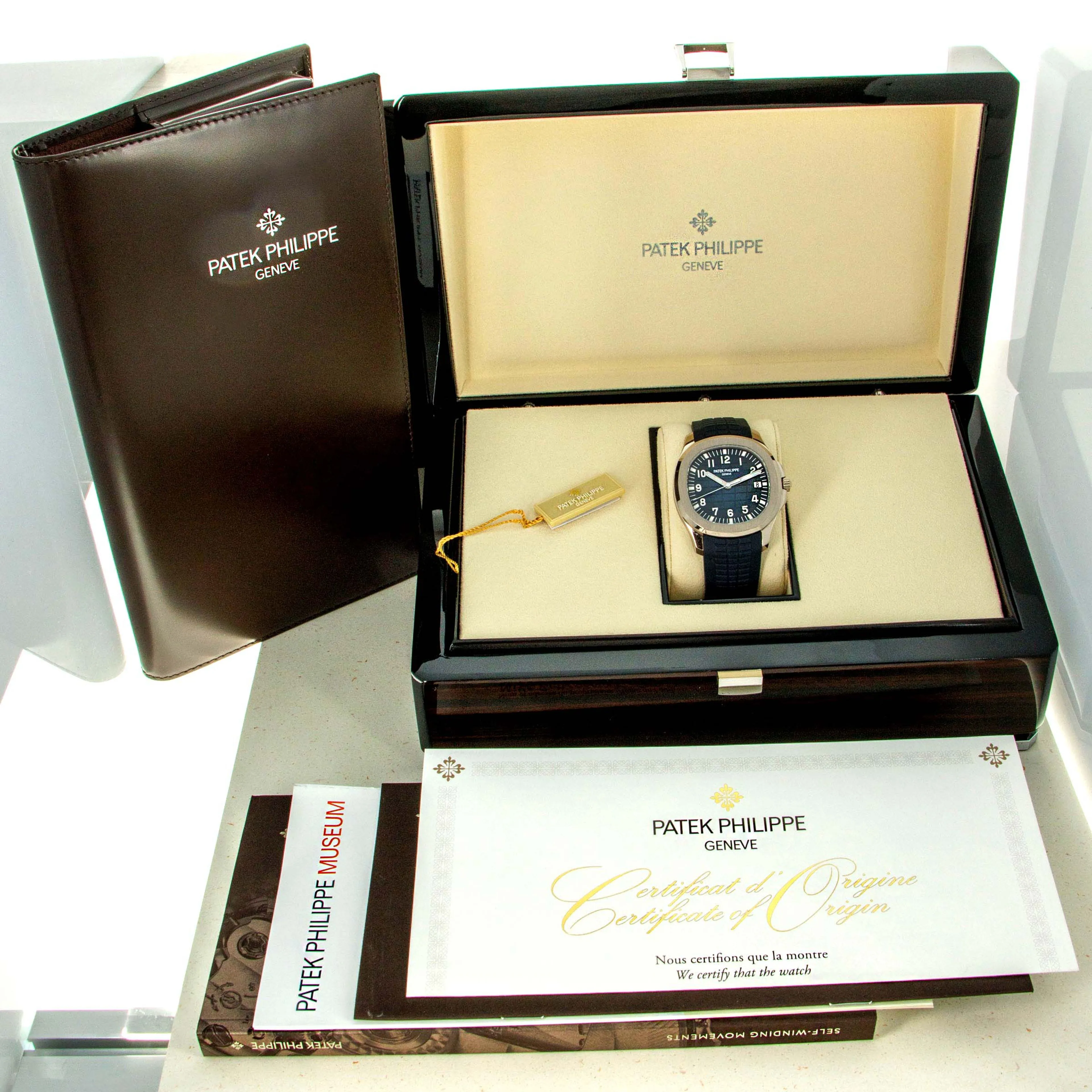 Patek Philippe Aquanaut 5168G 42mm White gold Blue 14