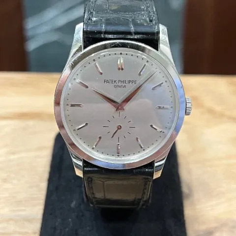 Patek Philippe Calatrava 5196G-001 37mm White gold Silver