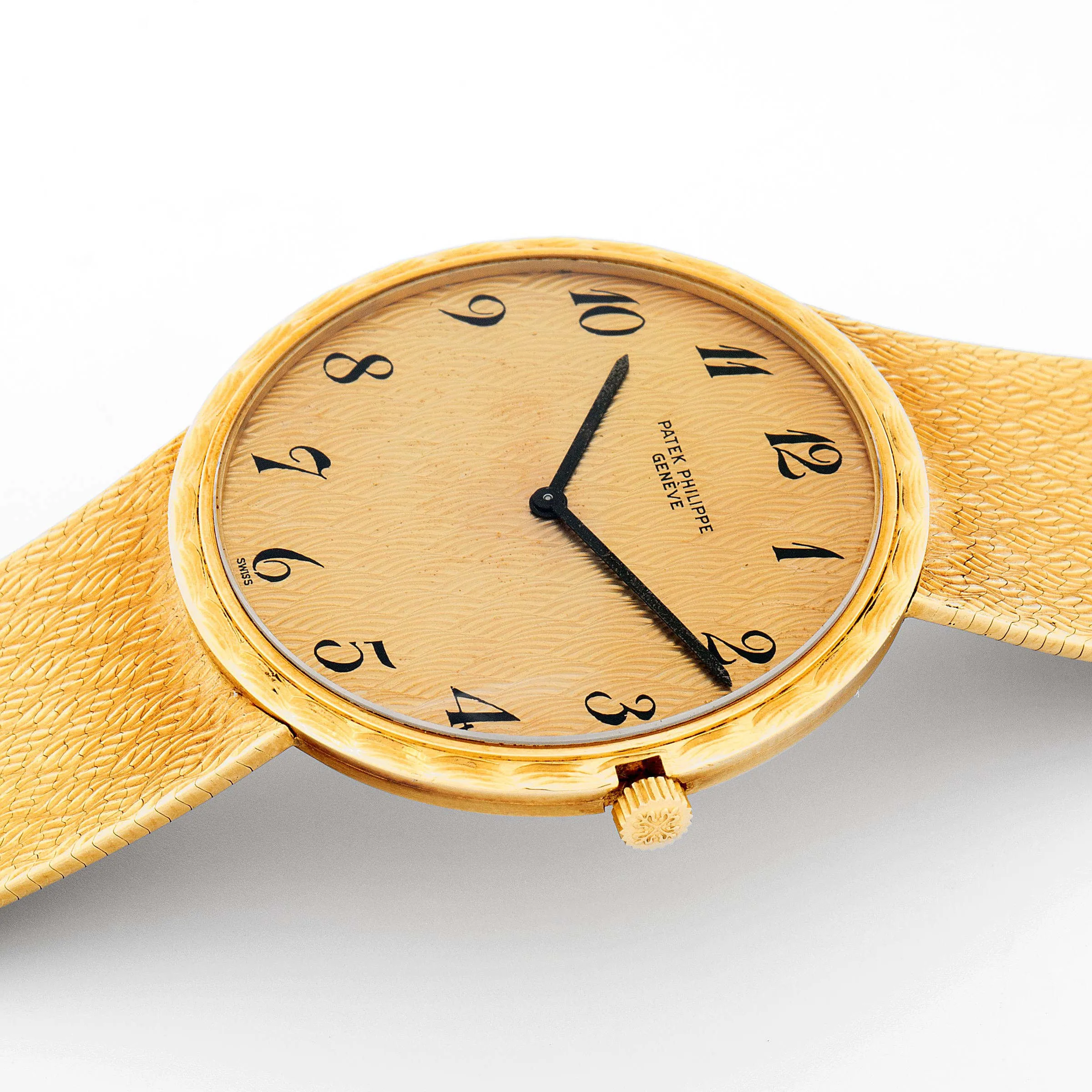 Patek Philippe Calatrava 3588 35mm Yellow gold Champagne 1