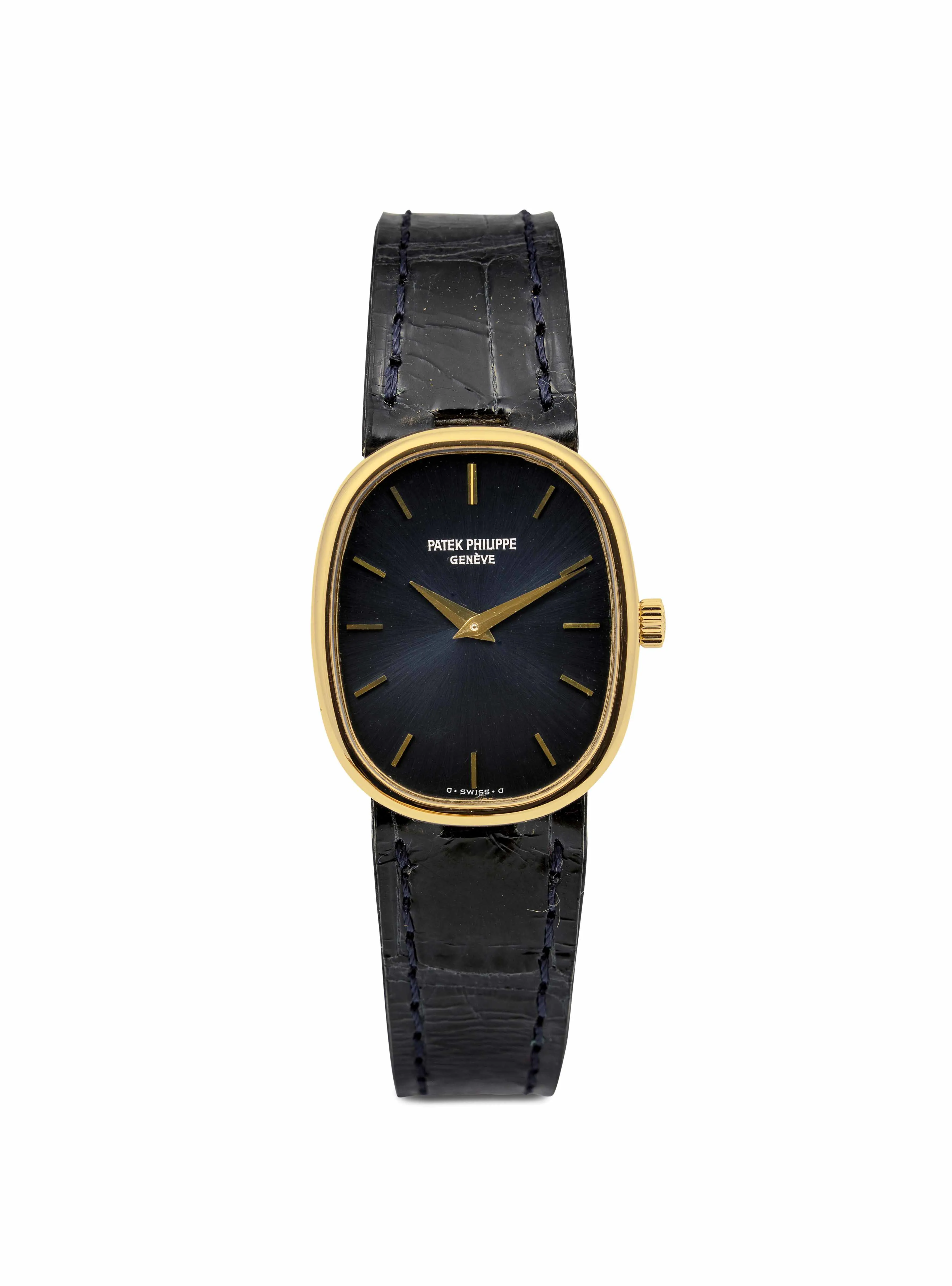 Patek Philippe Golden Ellipse 4226 25mm Yellow gold Black