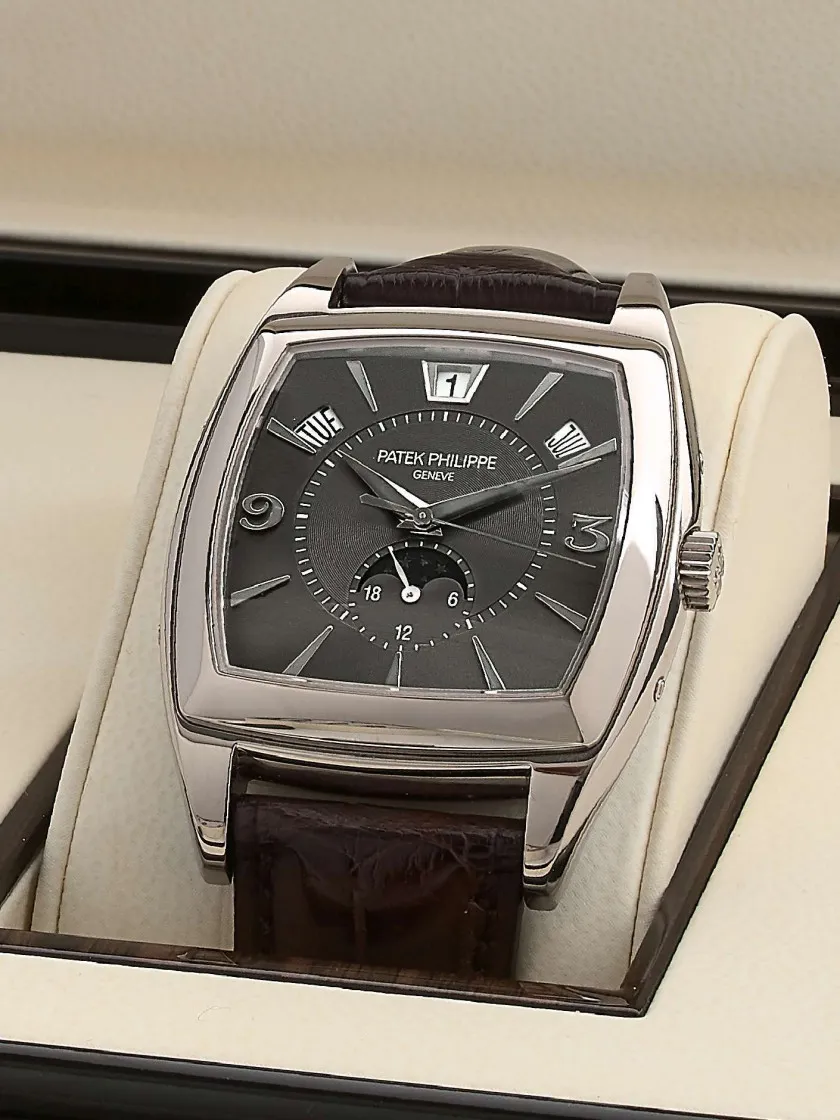 Patek Philippe Gondolo 5135G 38mm White gold Black