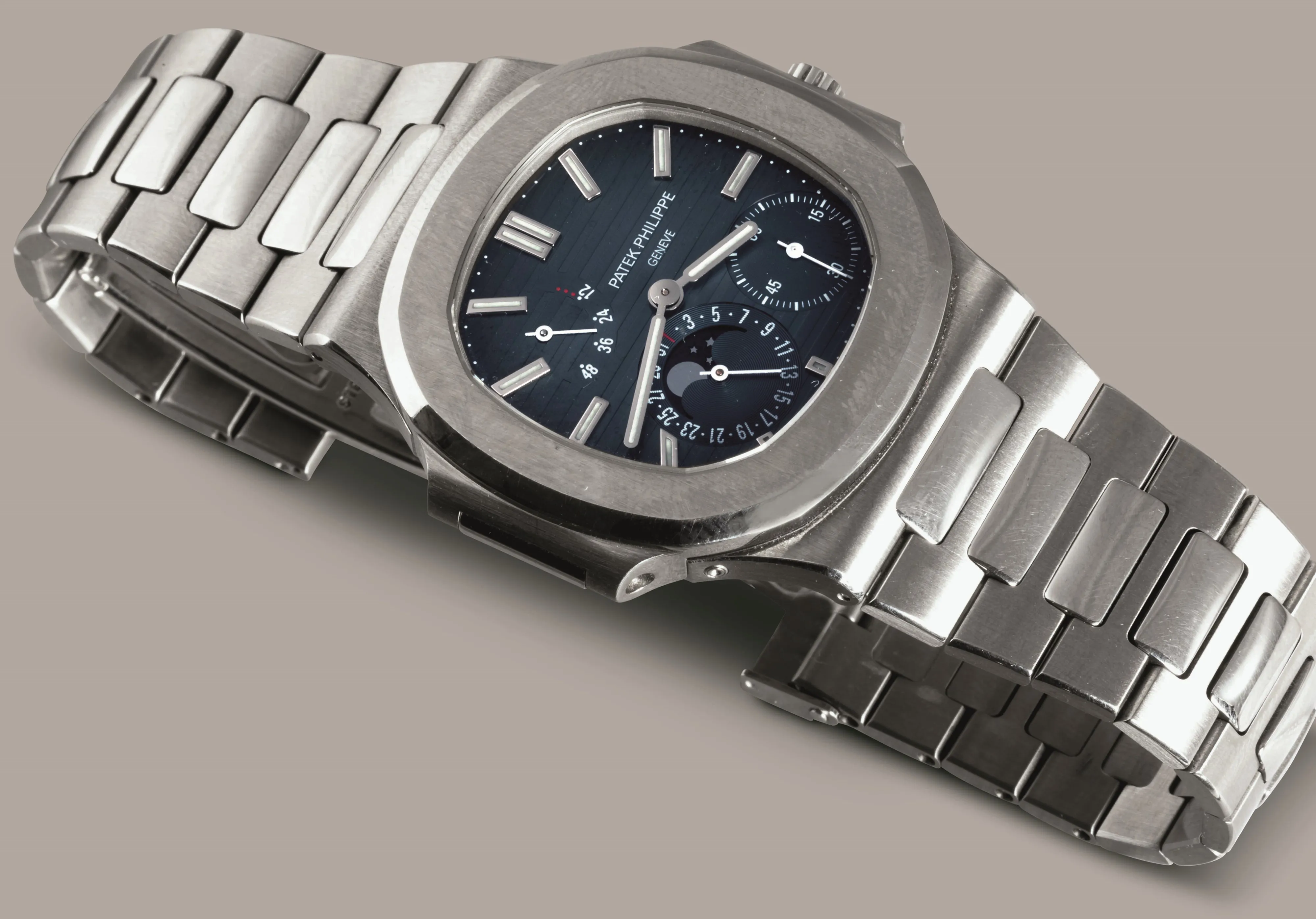 Patek Philippe Nautilus 3712/1A-001 42mm Stainless steel Blue 6