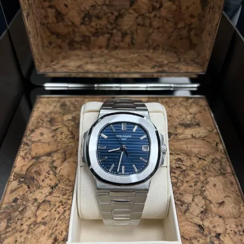 Patek Philippe Nautilus 5711/1P-001 40mm Platinum Blue